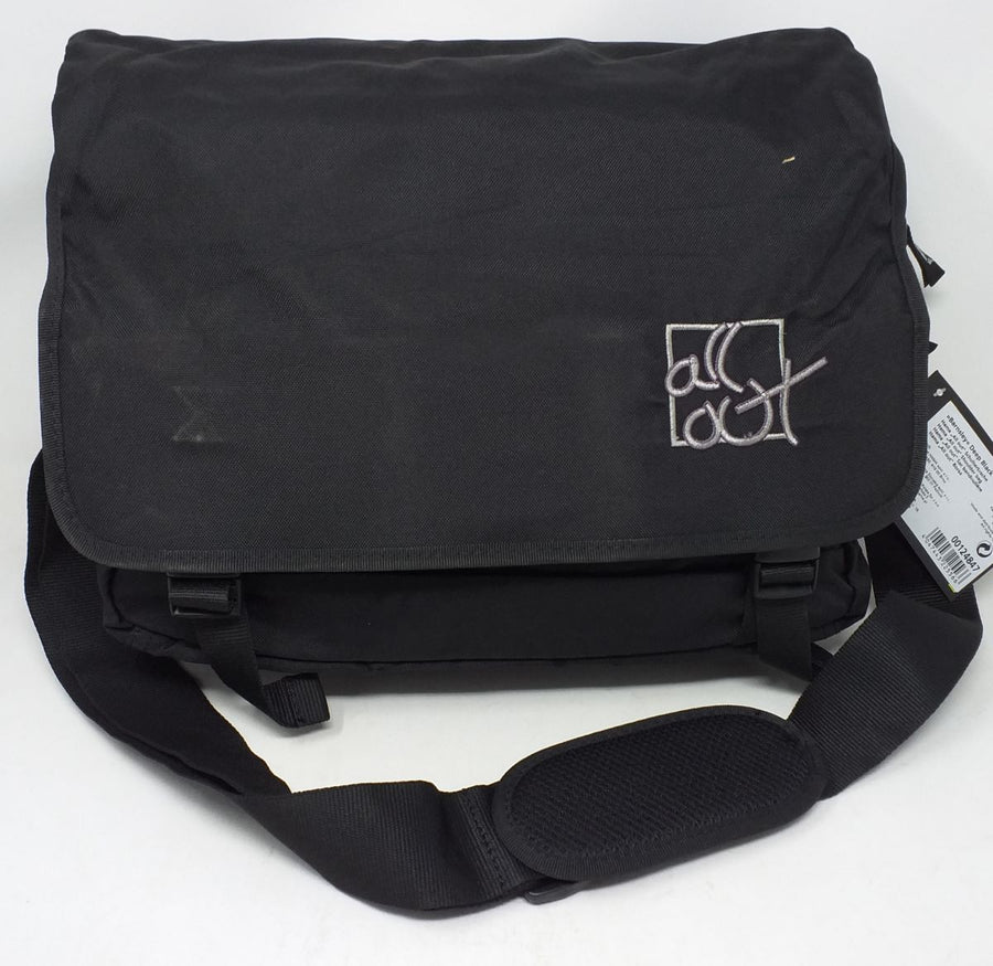 Schultertasche "Barnsley", Deep Black  All Out HAMA (1Stk.)